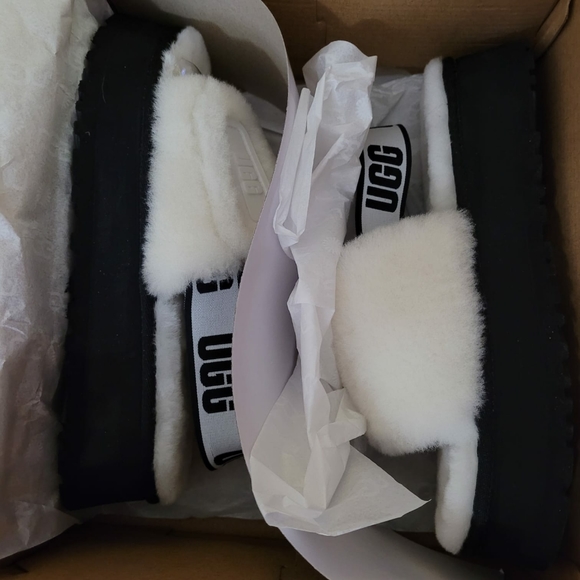 NIB UGG Disco Slide Slippers - Picture 4 of 4